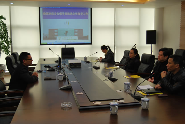 楊猛向嘉定區統戰部副部長區工商聯黨組書記倪琴女士匯報工作