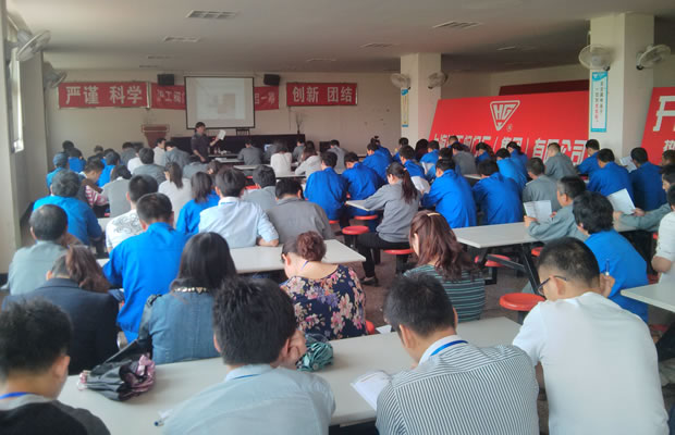 嘉定區安全辦為滬工閥門集團員工作安全知識培訓現場