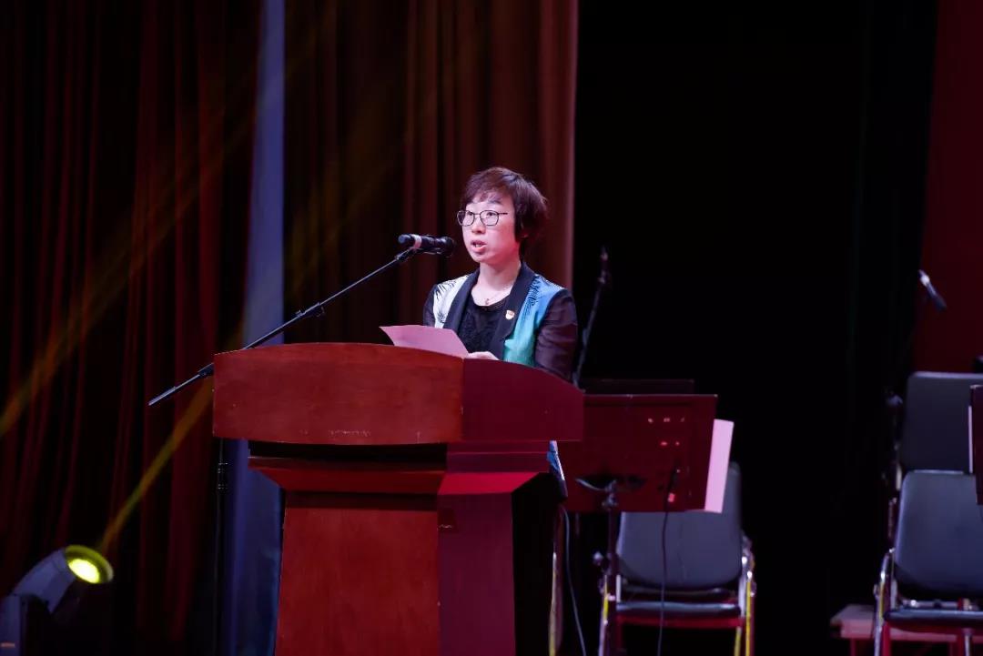 �ζ��^���½M���cף���h97�����ӣ��D4��